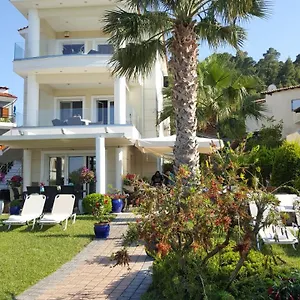 Sun Exclusive Seaside Apart Otel Polychrono
